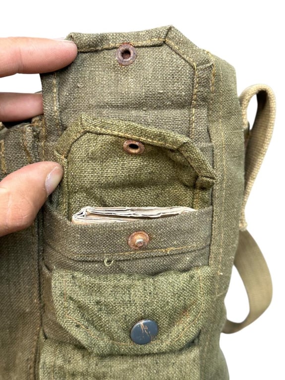 Late-war Pioneer Combat Assault Pouch Set