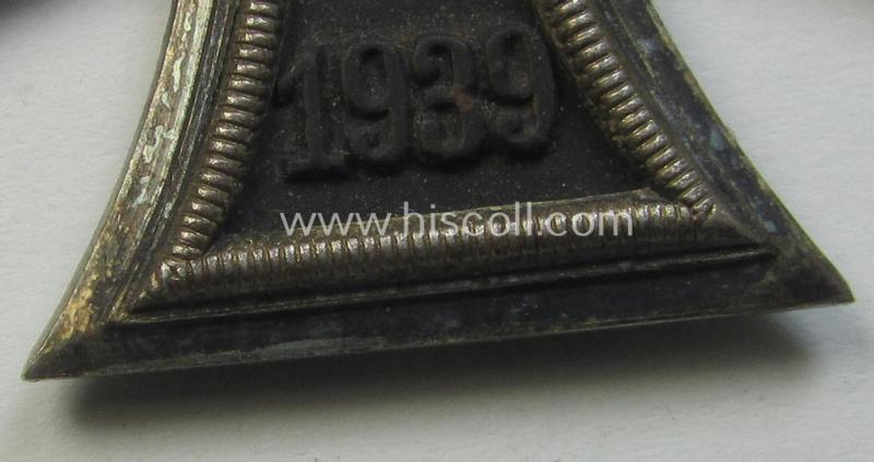 Superb, 'Eisernes Kreuz 2. Klasse' (or: iron cross 2nd class) being a 'variant'- and/or non-maker-marked specimen as was executed in the desirable - and scarcely found! - so-called: 'runder Drei'- (ie. 'rounded-three'-) pattern