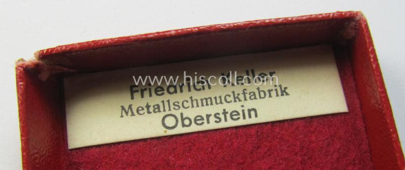 Neat, 'Treuedienst Ehrenzeichen 2. Klasse' being a non-maker-marked example that came mounted onto its original ribbon (ie. 'Bandabschnitt') and that came stored in its maker- (ie. 'Friedrich Keller'-) marked etui (ie. two-pieced box)