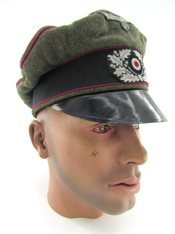 Wehrmacht (Heer) Nebelwerfer Truppen ( Smoke Troops ) Officer 'Crusher' Visor Cap