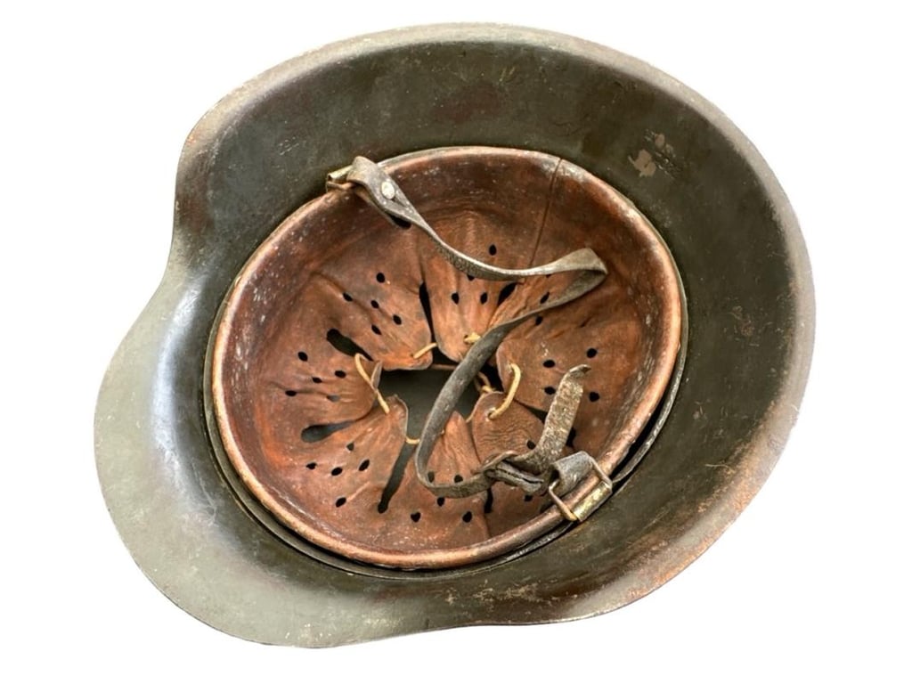 WH/SS M42 Helmet in Rough 4 Tone Camouflage Paint