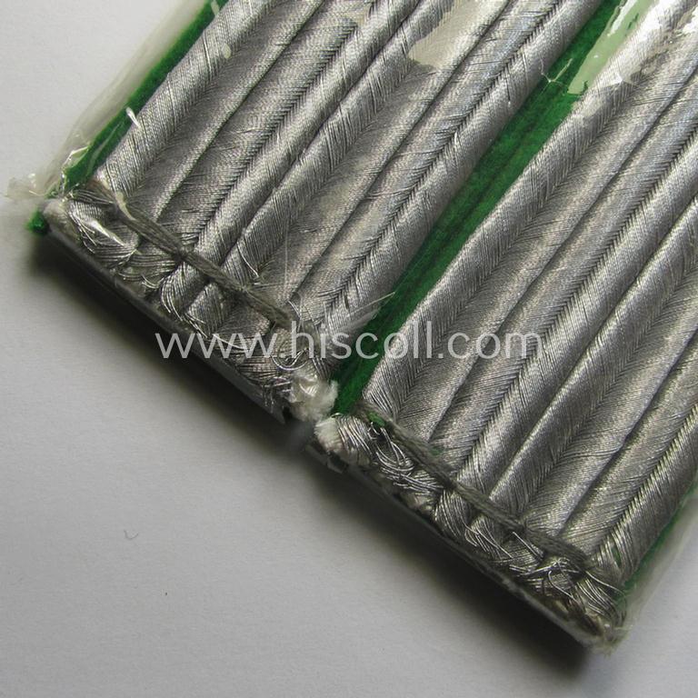 Interesting - and 'virtually mint ie. unissued'! - pair of WH (Heeres), officers'-type shoulderboards: 'Leutnant der Jäger- o. Gebirgsjäger-Trpn.'