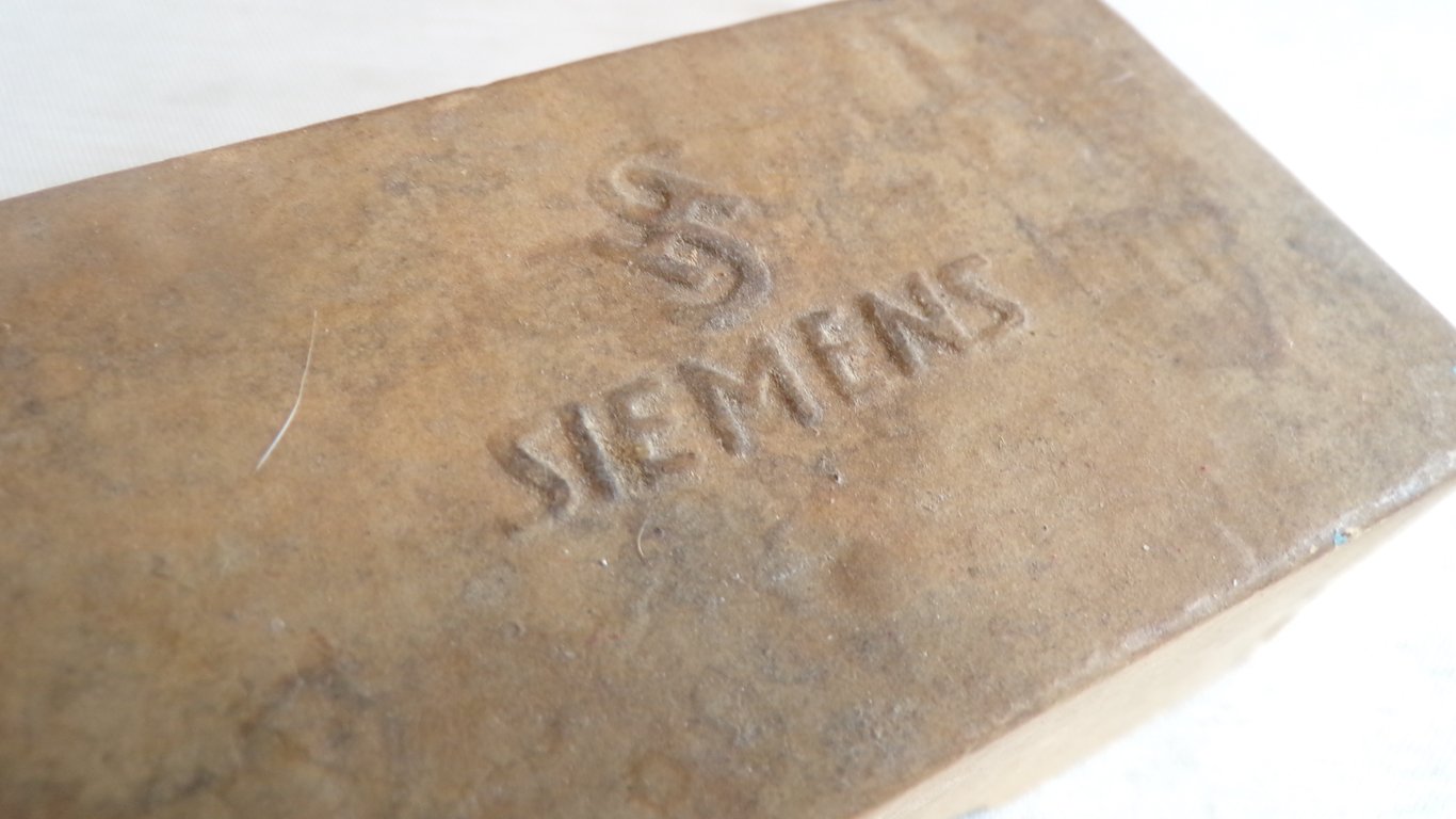Mint Cased Period Siemens Razor Blade Sharpener