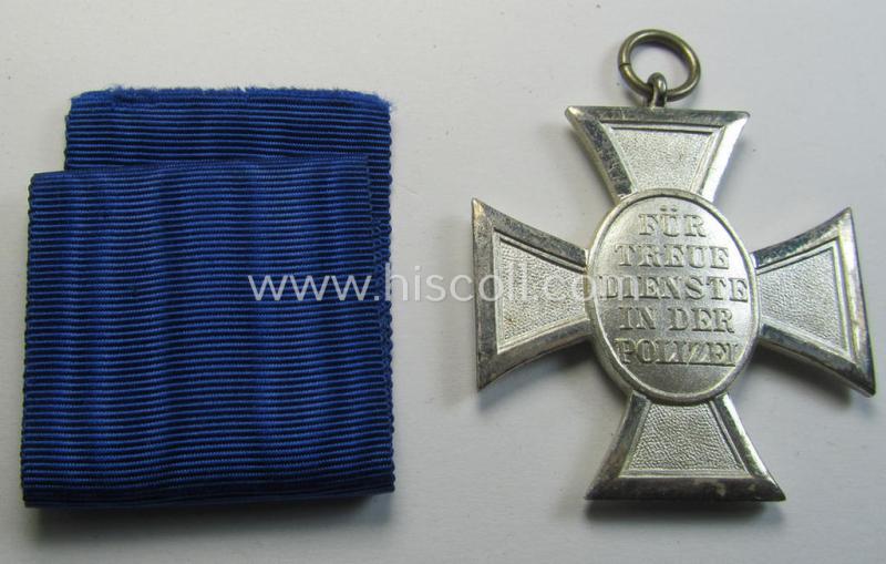 Superb, silver-class 'Polizei-Dienstauszeichnung 2. Stufe' (or: police loyal-service medal second class) being a non-maker-marked example that comes together with its accompanying (scarcely seen!) ribbon (ie. 'Bandabschnitt')