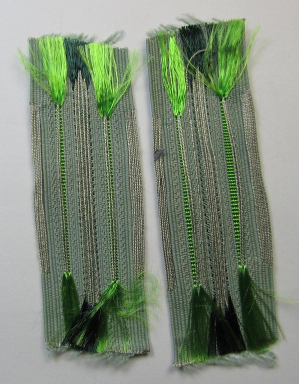 Superb - and fully matching! - pair of WH (Heeres) early- (ie. mid-war-) period EM- (ie. NCO-) type collar-tabs (ie.: 'Einheitskragenspiegel') as piped in bright-green as were intended for usage by the: 'Panzer-Grenadier-Truppen'