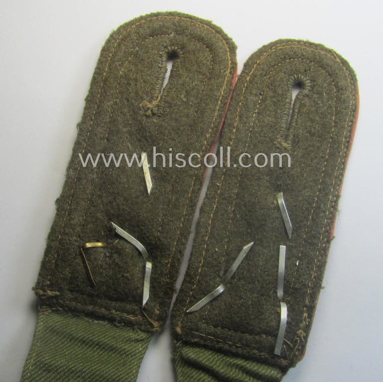 Superb - an fully matching and most certainly very rarely encountered! - pair of WH (Heeres) NCO-type, 'tropical'-pattern shoulderstraps as was intended for - and most certainly worn by! - a: 'Stabfeldwebel der Panzer- o. Panzerjäger-Trpn.'