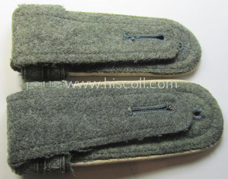 Superb - fully matching and actually truly scarcely seen! - pair of WH (Heeres) NCO-type (ie. 'M40- o. M43'-pattern) shoulderstraps as was intended for usage by a: 'Feldwebel u. Offiziers-Anwärter einer Infanterie Lehr-Bataillons o. Regiments'