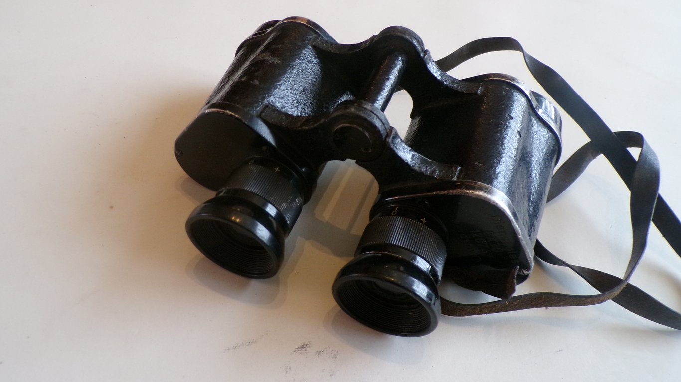 Rare "dym" 6 x 30 binoculars with Strichplatte