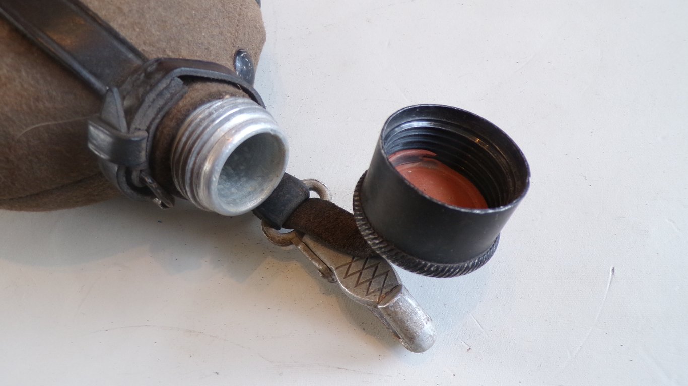 All-Matching Heer M31 Canteen (sel 40)