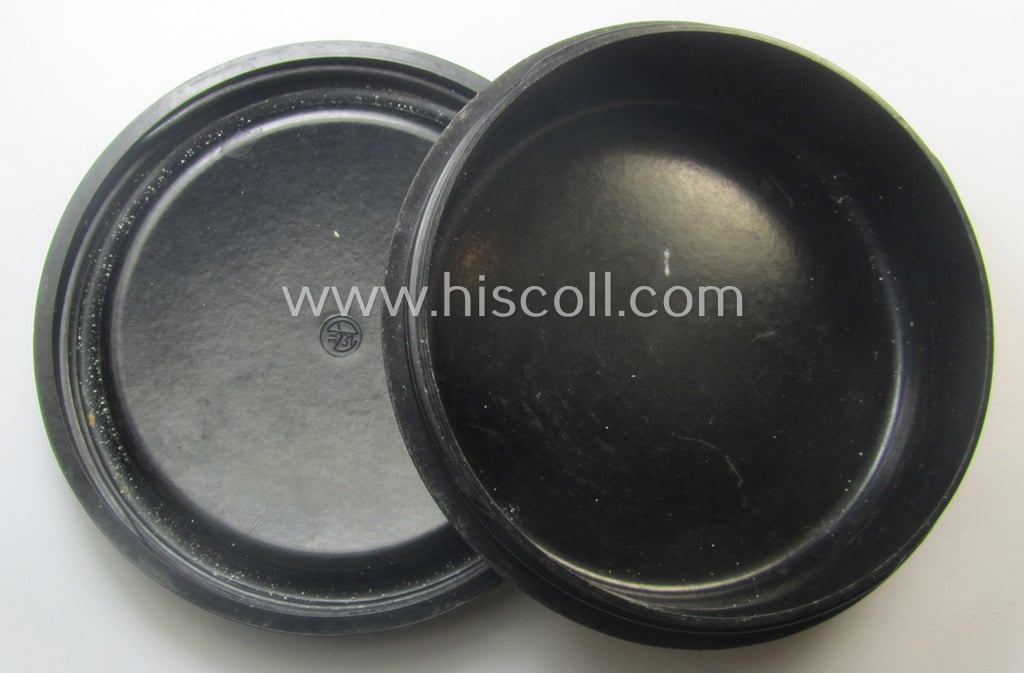 'Standard-issue'-type, WH 'Fettbuchse' (ie. fat-container) being an undamaged example as executed in black-coloured 'Bakelite'-based material