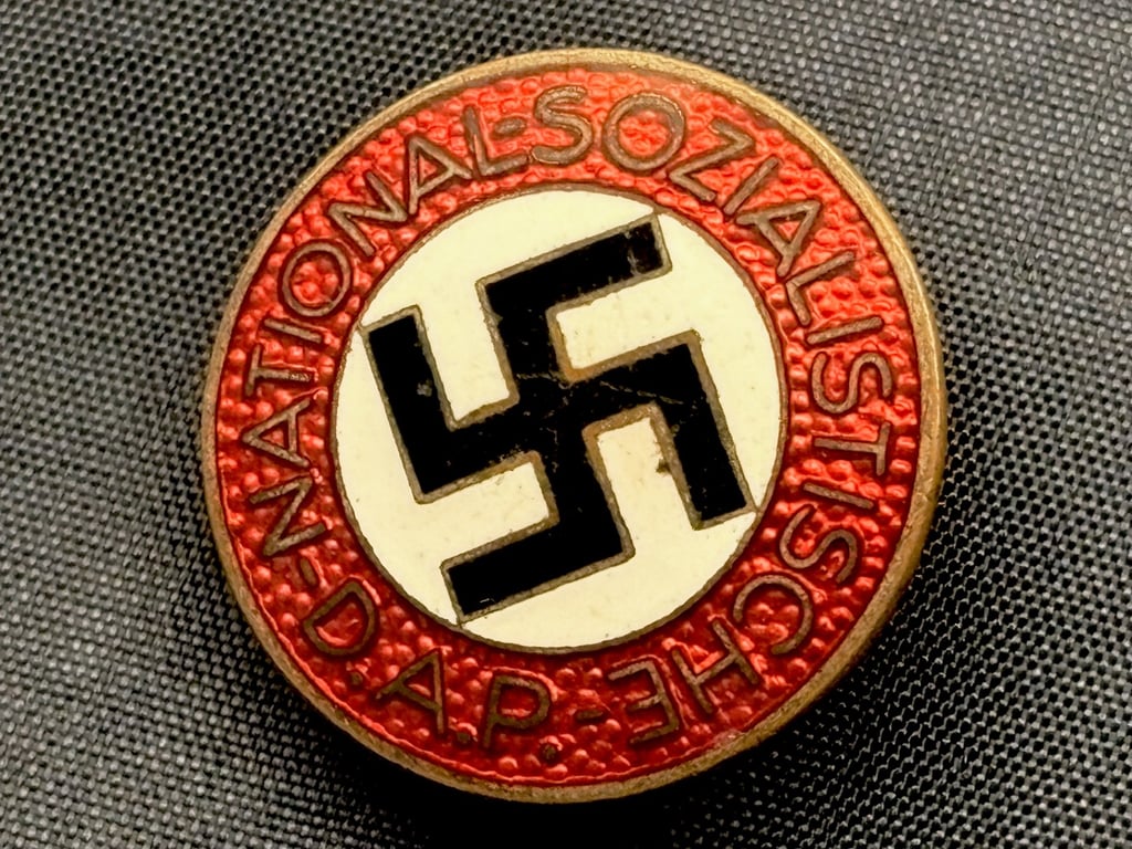 HARDER TO FIND WWII GERMAN NSDAP PARTY BADGE BUTTON HOLE FIXING BY FERDINAND WAGNER.