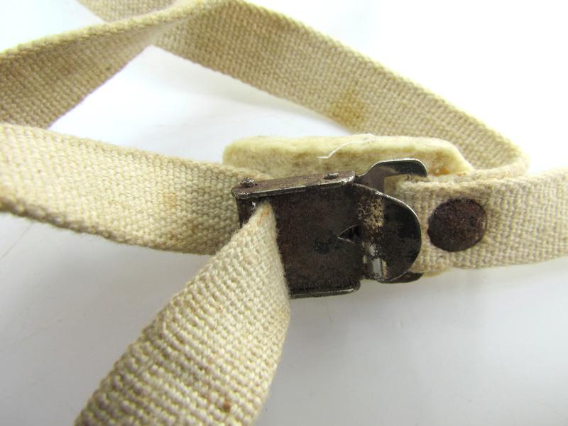 Deutsches Rotes Kreuz (DRK) Tourniquet and cotton wool