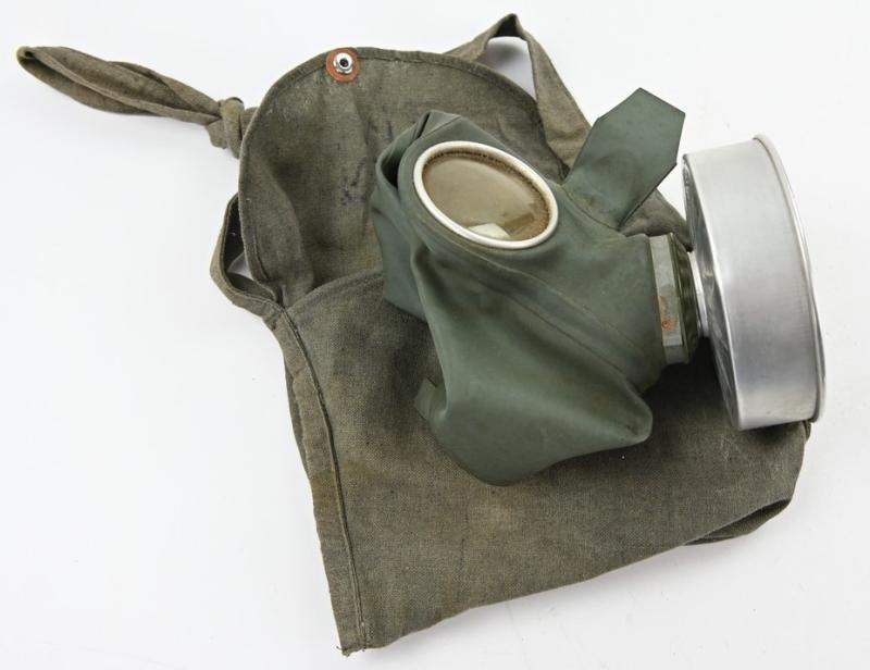 German LS M37 Civil Gasmask with Filter in Carrying Pouch