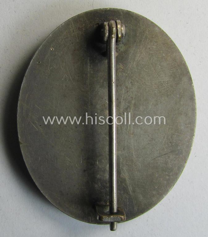 Attractive - and fairly luxuriously-styled! - 'Verwundeten-Abzeichen in Silber' being a non-maker-marked- and (I deem) early-period 'Buntmetall'-based example as was produced by a (by me) unidentified maker