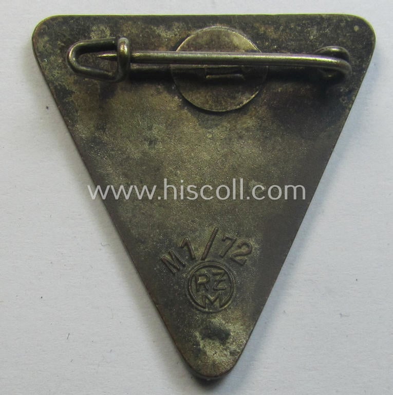 'NS-Frauenschaft'- (ie. NSF-) membership-badge (ie. 'Mitgliedsabzeichen') as was specifically intended for a: 'Frauenschaftsleiterin der Kreisleitung' (that shows an: 'RzM M1/72'-designation)