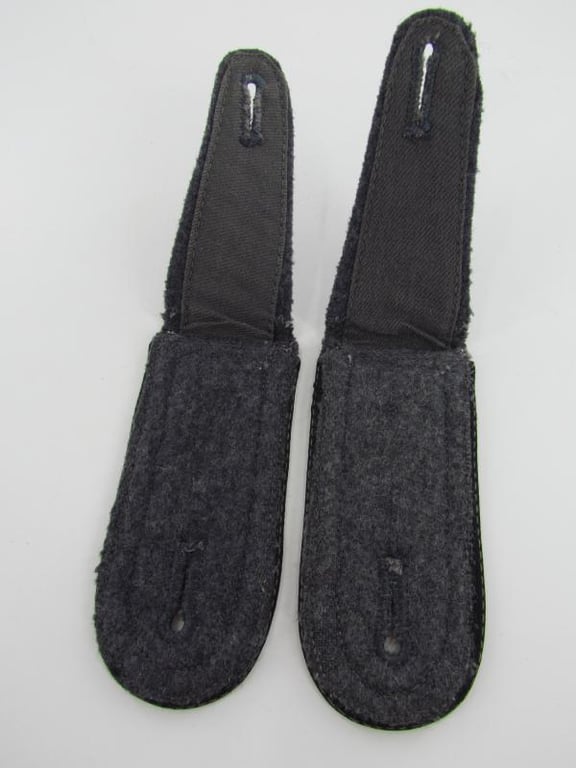 Luftwaffe ‘Pionier’ Unteroffizier shoulder boards