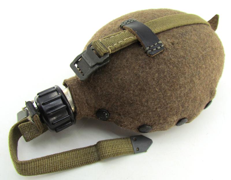 Wehrmacht M31 Canteen with Webbing strap by VDNS42