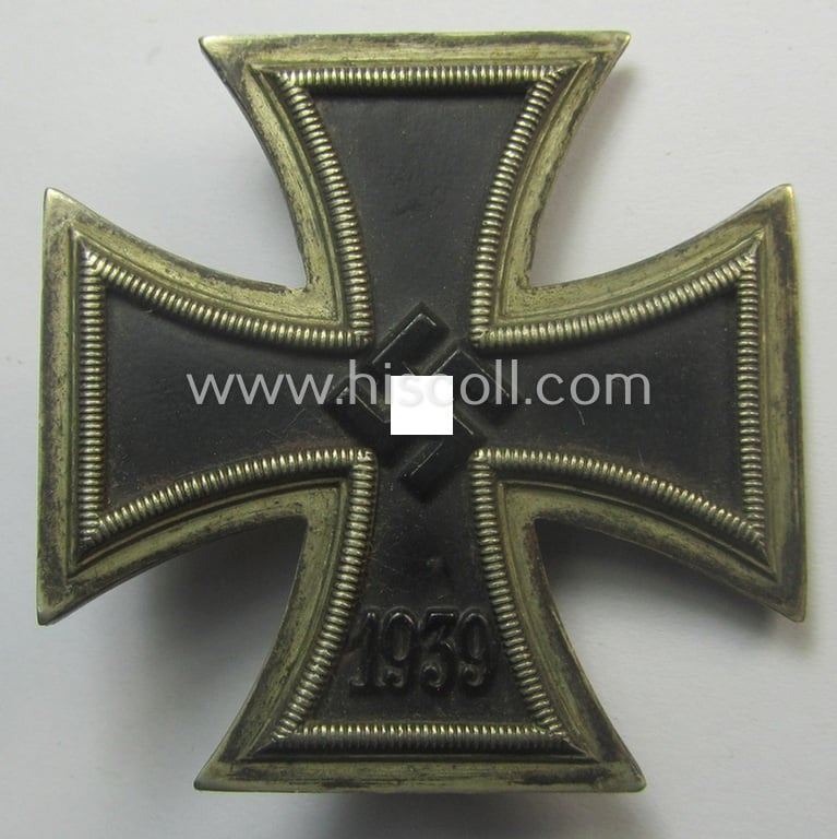 'Eisernes Kreuz 1. Kl.' (or: Iron Cross 1st class) being a (typical) early-period and non-maker-marked example as was (I deem) produced by the maker (ie. 'Hersteller'): 'Paul Meybauer'