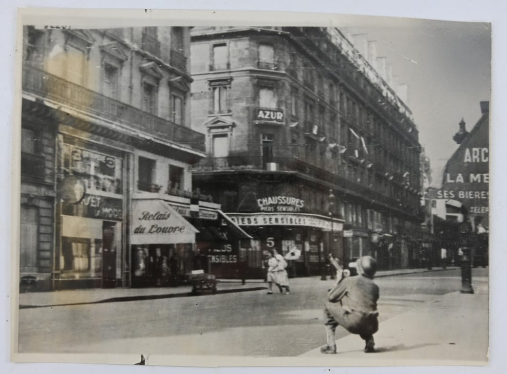 US WW2 Press Photo ' Paris Sniper'