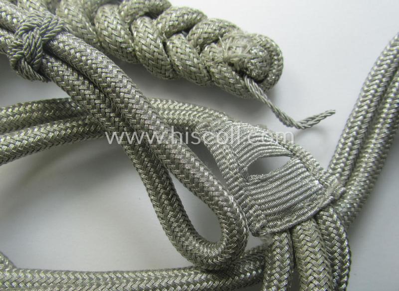 Bright-silver-toned, WH (Luftwaffe): 'Paradefangschnur für Adjutanten' (ie. adjutants'-aiguillette) that comes in a very nice- (ie. still 'virtually mint'-), condition