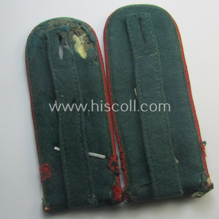 Pair of WH (Heeres) neatly 'cyphered', early-war-period- (ie. 'M40'-pattern, rounded-styled) NCO-type shoulderstraps as was intended for an: 'Owm. des Artillerie-Rgts. 57' (and showing a pair of red-toned, batallion-designator 'Laschen' attached)