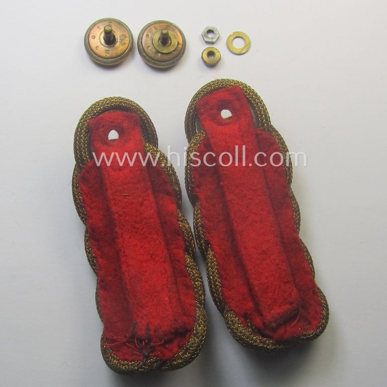 Superb - and rarely seen! - pair of early- (ie. mid-) war-period, WH (Heeres) general-officers'-pattern shoulderboards (as executed in 'braid'-based material): 'Generalmajor des Heeres'