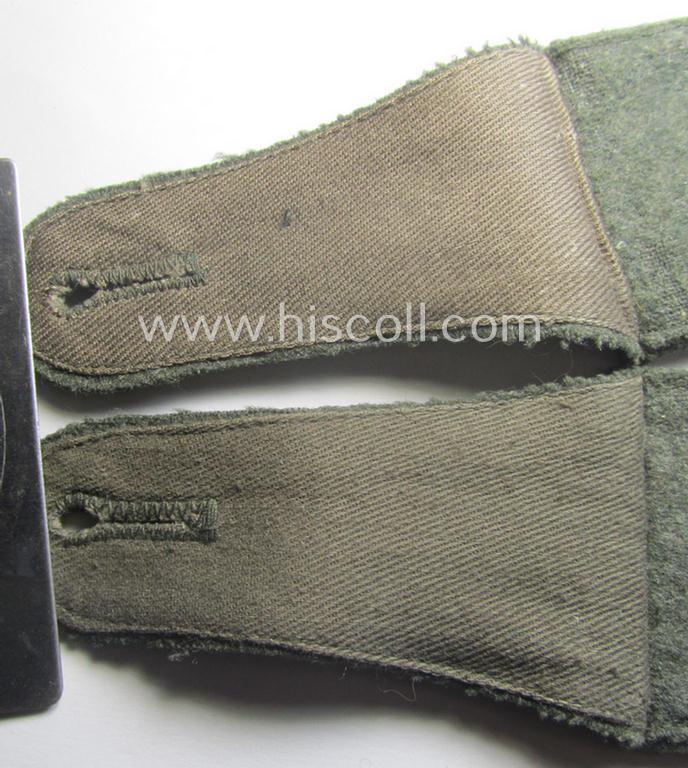 Fully matching - and neatly 'cyphered'! - I deem early- (ie. mid-) war-period, WH (Kriegsmarine) enlisted-mens'-type shoulderstrap-pair as was intended for usage by a: 'Soldat eines Küsten-Artillerie-Rgts.'