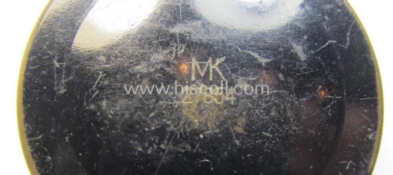 Superb, 'standard-issue'-pattern, black-coloured and/or copper-based WH-compass (ie. 'Marschkompass') which is nicely 'MK'-marked and/or individually numbered: '27854' and that comes mounted onto its period 'Fangschnur'