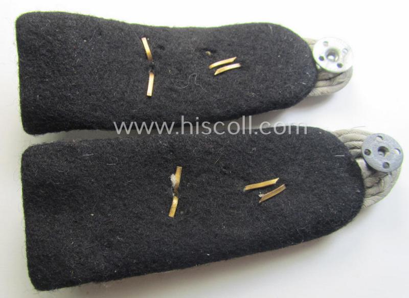 Attractive - and fully matching! - pair of WH (Heeres) neatly 'cyphered', officers'-type shoulderboards as piped in the black-coloured branchcolour as was intended for an: 'Oberstleutnant des Pionier-Batallions 7'