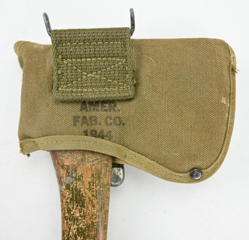 US WW2 M-1910 Intrenching Axe & Carrier