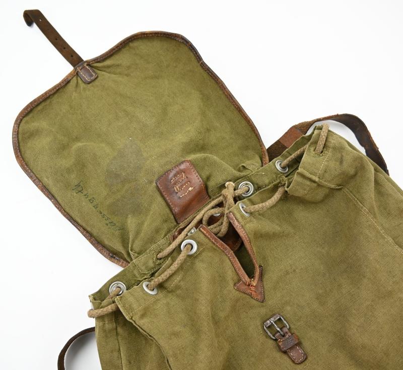 German WH Artillery Backpack
