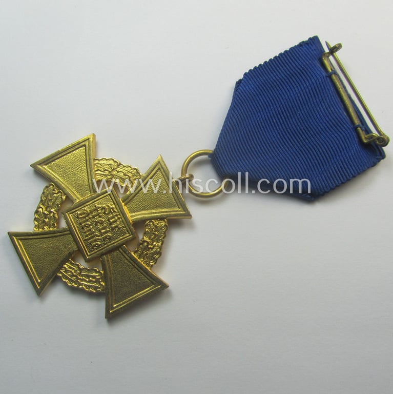'Treuedienst Ehrenzeichen 1. Klasse' (or: golden-class, civil loyal-service-medal as was intended for 40 yrs. of loyal service) being a nicely preserved and non-marked specimen