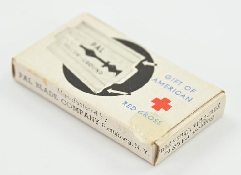 US WW2 Red Cross Issued Razor Blades