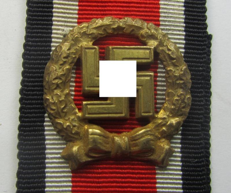 'Ehrenblattspange des Heeres' (or: army honour-roll clasp) being a 'Buntmetall'- (ie. 'Tombak'-) based example by the maker (ie. 'Hersteller') 'Otto Klein & Co.' that comes in its rarely seen black-toned etui