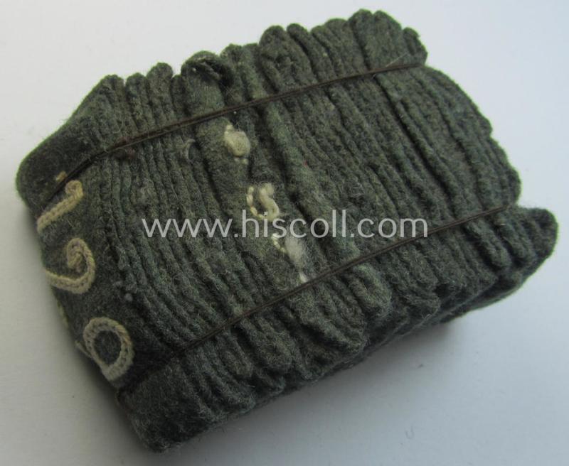 Attractive - fully matching and scarcely found! - pair of WH (Heeres) 'Infanterie'-related, so-called: regimental shoulderstrap-'slip-ons' (ie. 'Schulterstück-Überschuben') as was intended for usage by a: 'Soldat des Infanterie-Regiments 129'