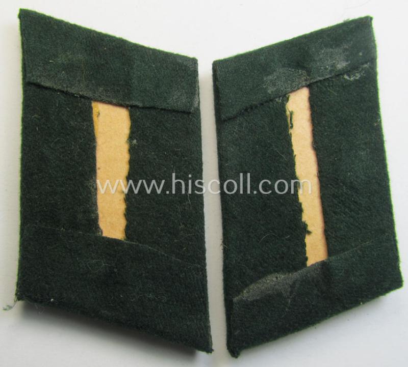 Attractive - fully matching and 'virtually mint'! - pair of WH (Heeres) collar-tabs (ie. 'Kragenspiegel für Offiziere') as piped in the white- (ie. 'weisser'-) coloured branchcolour as was intended for an: 'Offizier der Infanterie-Truppen'