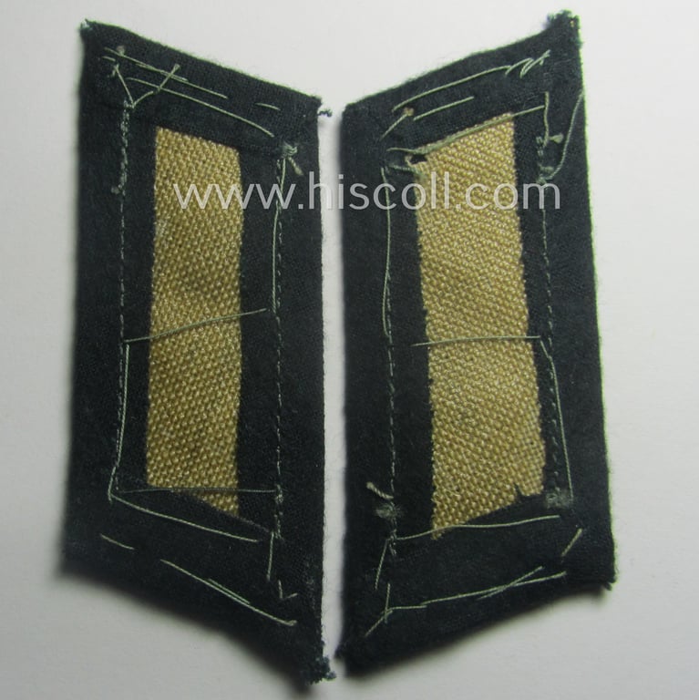 Pair of WH (Heeres) mid-war-period- and/or: 'standard-issue'-pattern collar-tabs (or: 'Einheitskragenspiegel') being of the 'generic-pattern' (that come pre-mounted onto a green-coloured, woolen-based background)