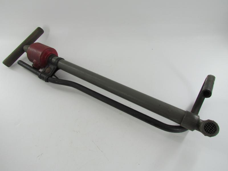 Luftschutz Entgiftungsspritze With Original Wood Crate