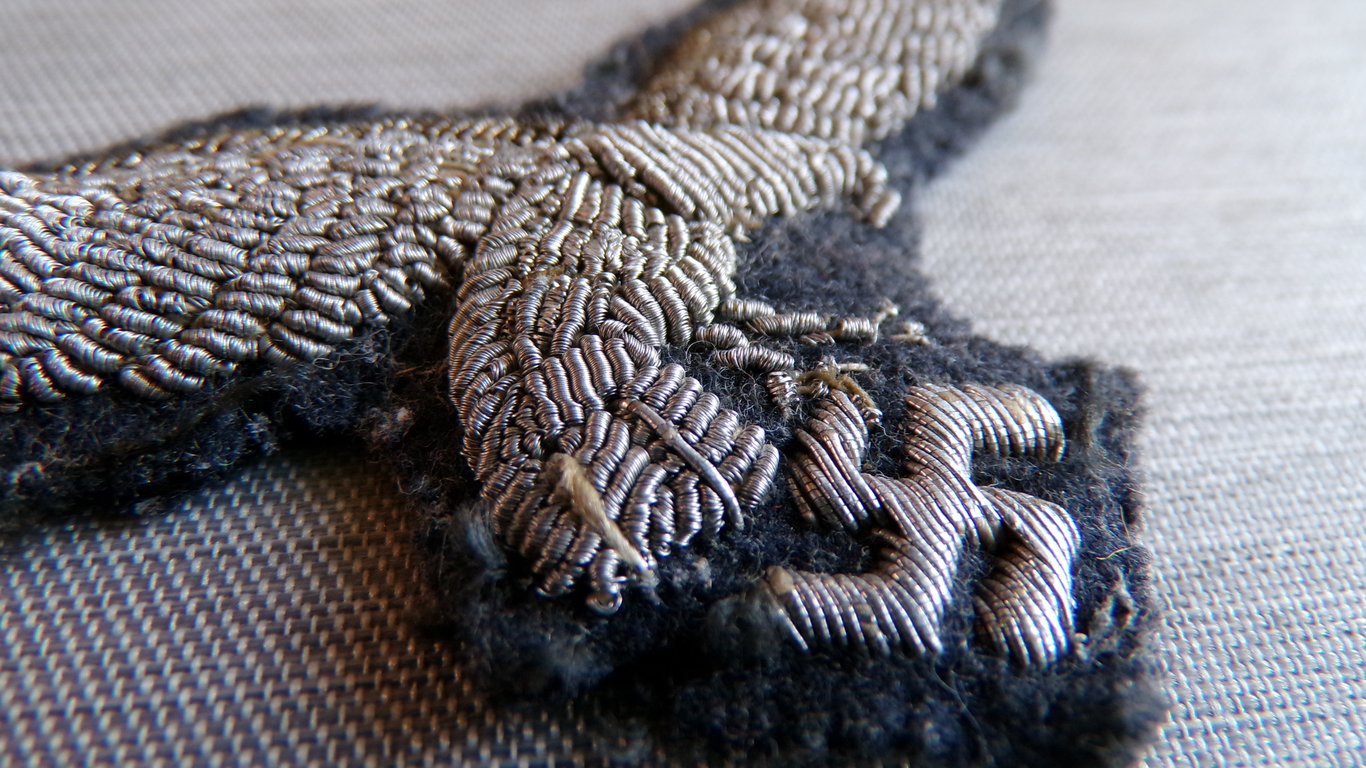 Luftwaffe Officers Breast Eagle – Early 'Droop Tail' Pattern