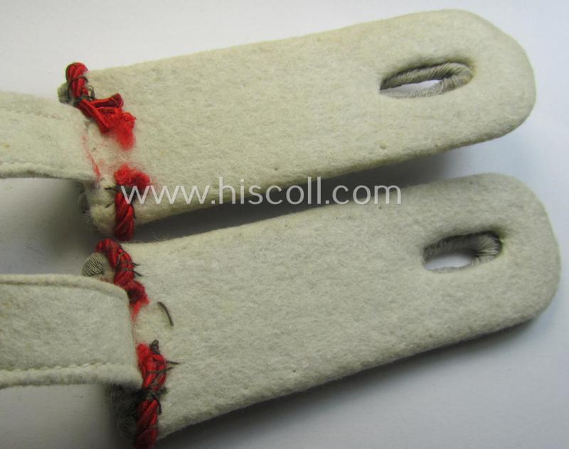 Pair of WH (Heeres) officers'-pattern shoulderboards: 'Leutnant der Infanterie-Truppen'