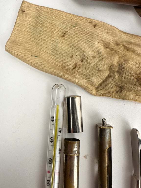 Wehrmacht 'Kleines Feldbesteck' in Pouch