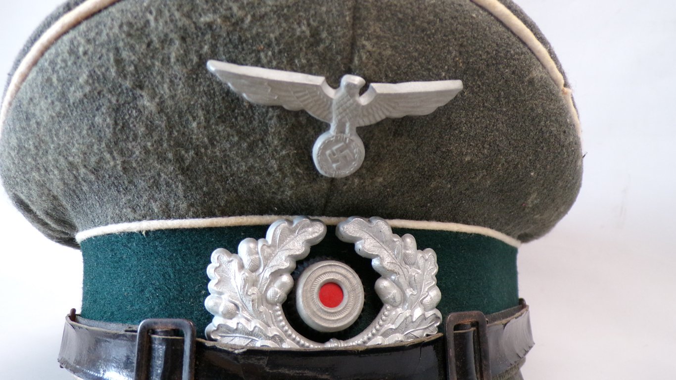 Infanterie Schirmmutze