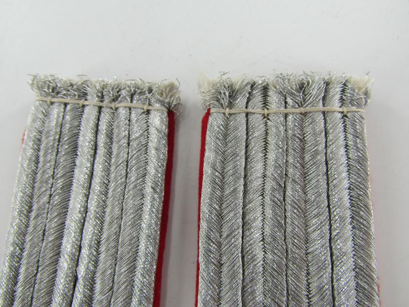 Luftwaffe Artillery leutnant Shoulder Boards