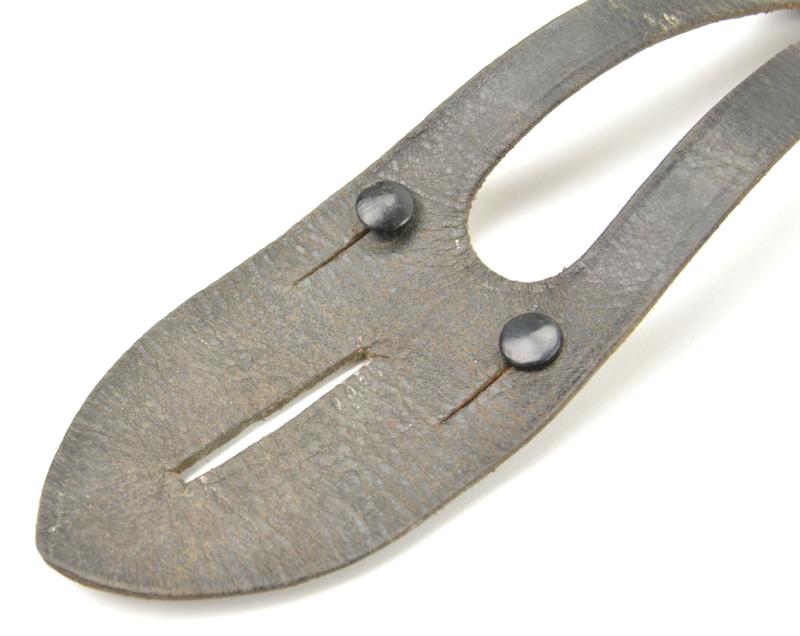 German WH Beh 1942 Binocular Button attachment Leather