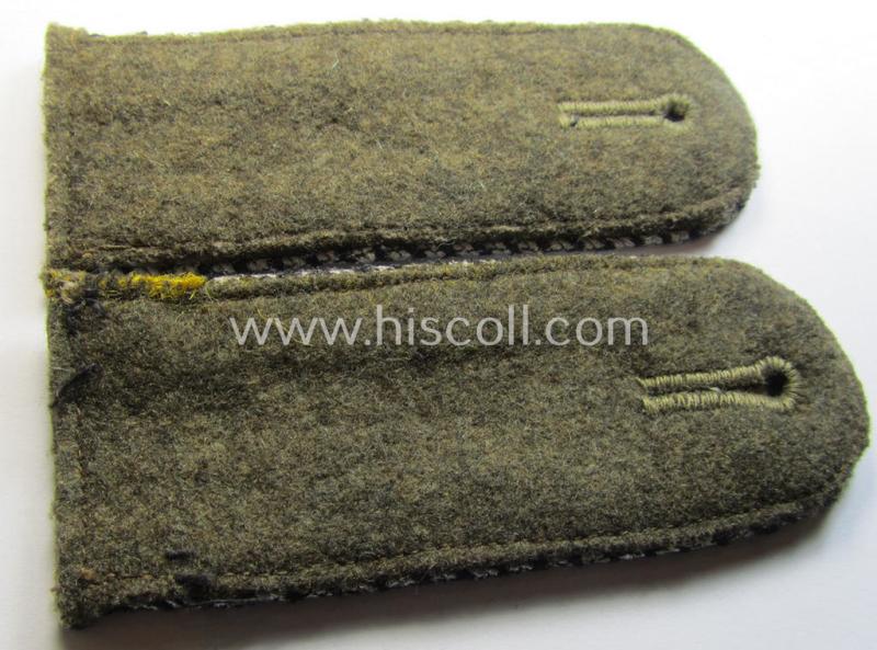 Attractive - and/or fully matching! - pair of RAD (ie. 'Reichsarbeitsdienst') EM-type shoulderstraps (being of the second pattern as was used in the period between 1936-41) as was specifically intended for usage by a: 'RAD-Vormann'