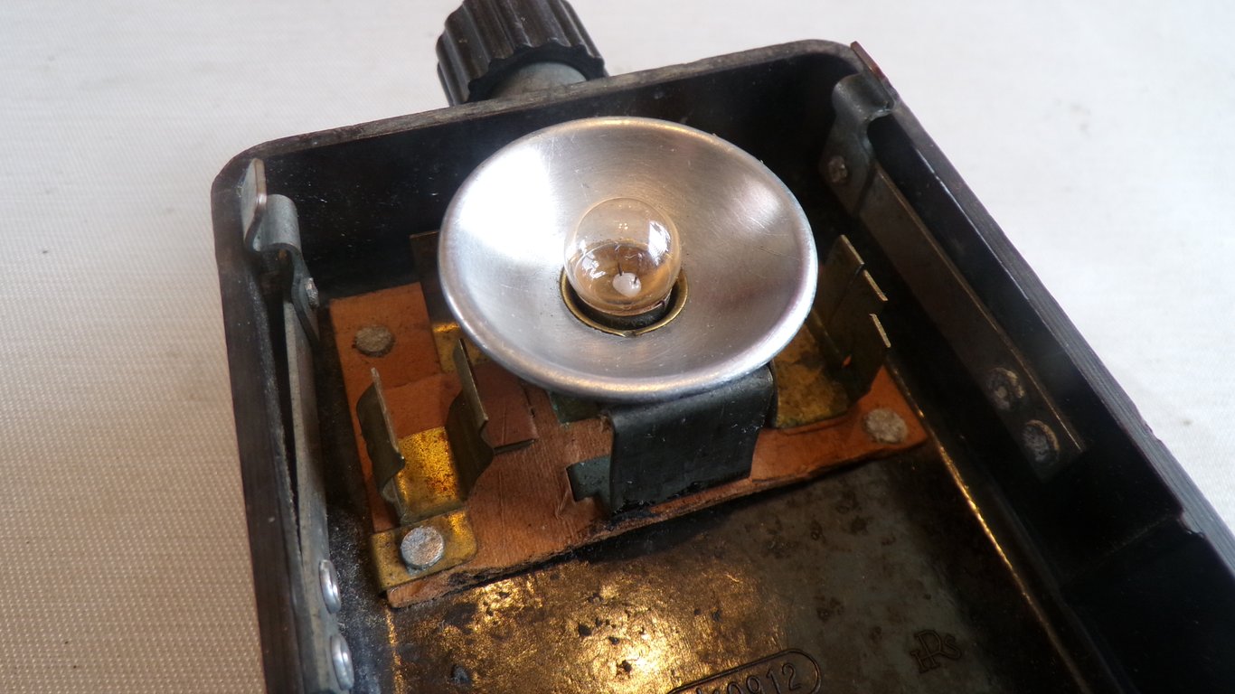 Bakelite Zeiler M. 4848 Flashlight w Dual Signaling Filters