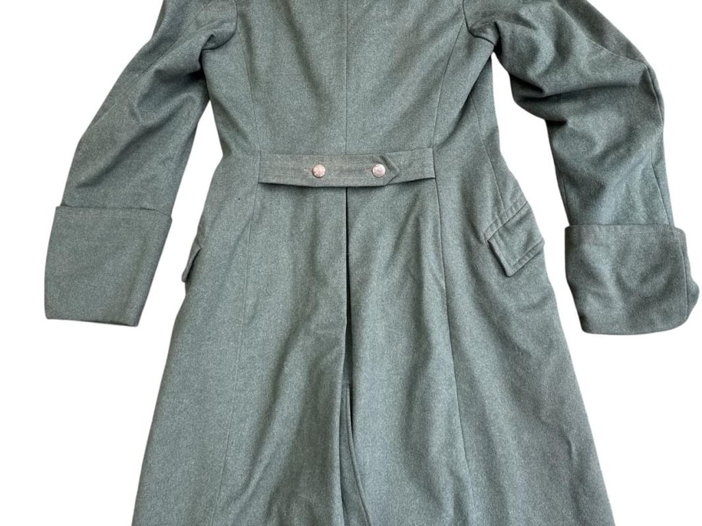 Wehrmacht ( Heer ) mountain trooper ‘Gebirgsjäger’ Oberleutnant  M36 Greatcoat