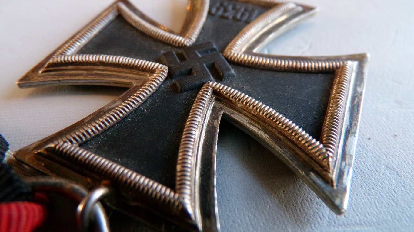 Iron Cross 2nd Class "27"