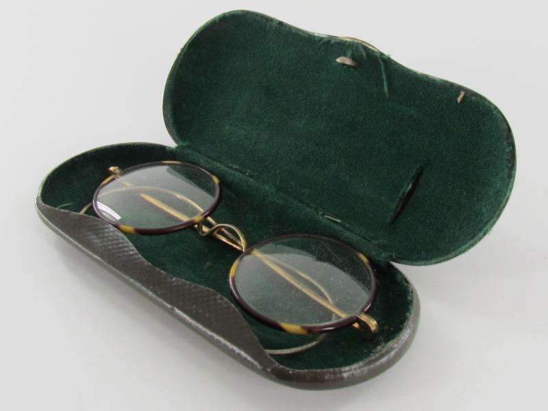 OPTAL German Reading Glasses in Case