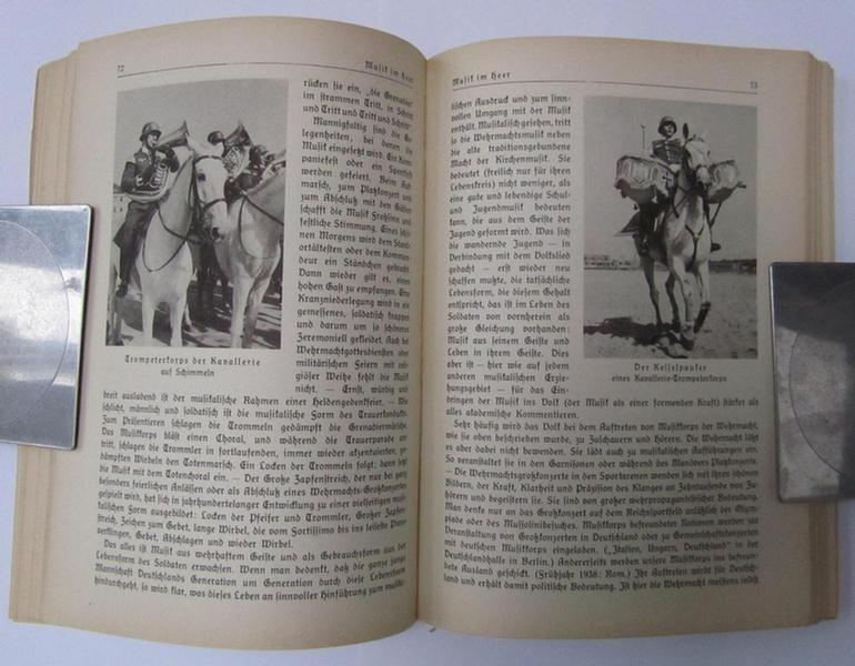 Neat - and never before encountered ie. surely unusual! - WH (Heeres) instruction-manual as specifically issued for: 'Singleiter' (vocalists) entitled: 'Handbuch für die Singleiter der Wehrmacht', dated ie. published in: '1940' - nice condition!